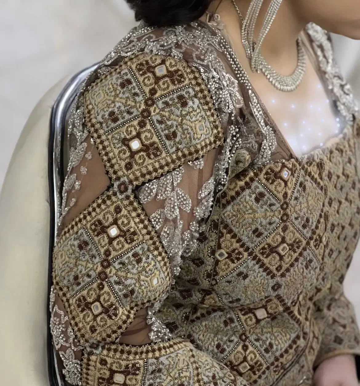 خیاط لباس بلوچی|لباس|حمیدیا, |دیوار