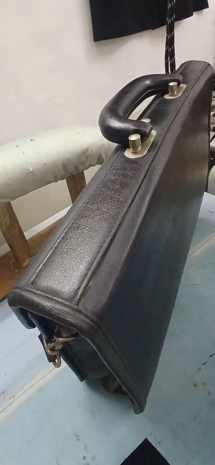 کیف اداری|کیف، کفش، کمربند|اراک, |دیوار