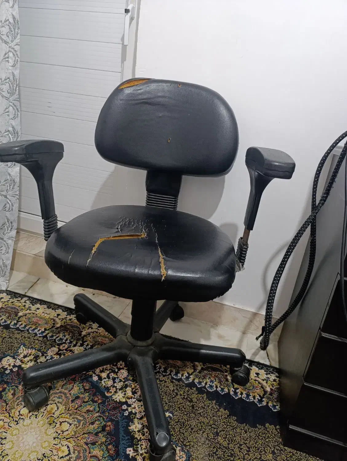 صندلی گردان|مبلمان اداری|رودسر, |دیوار