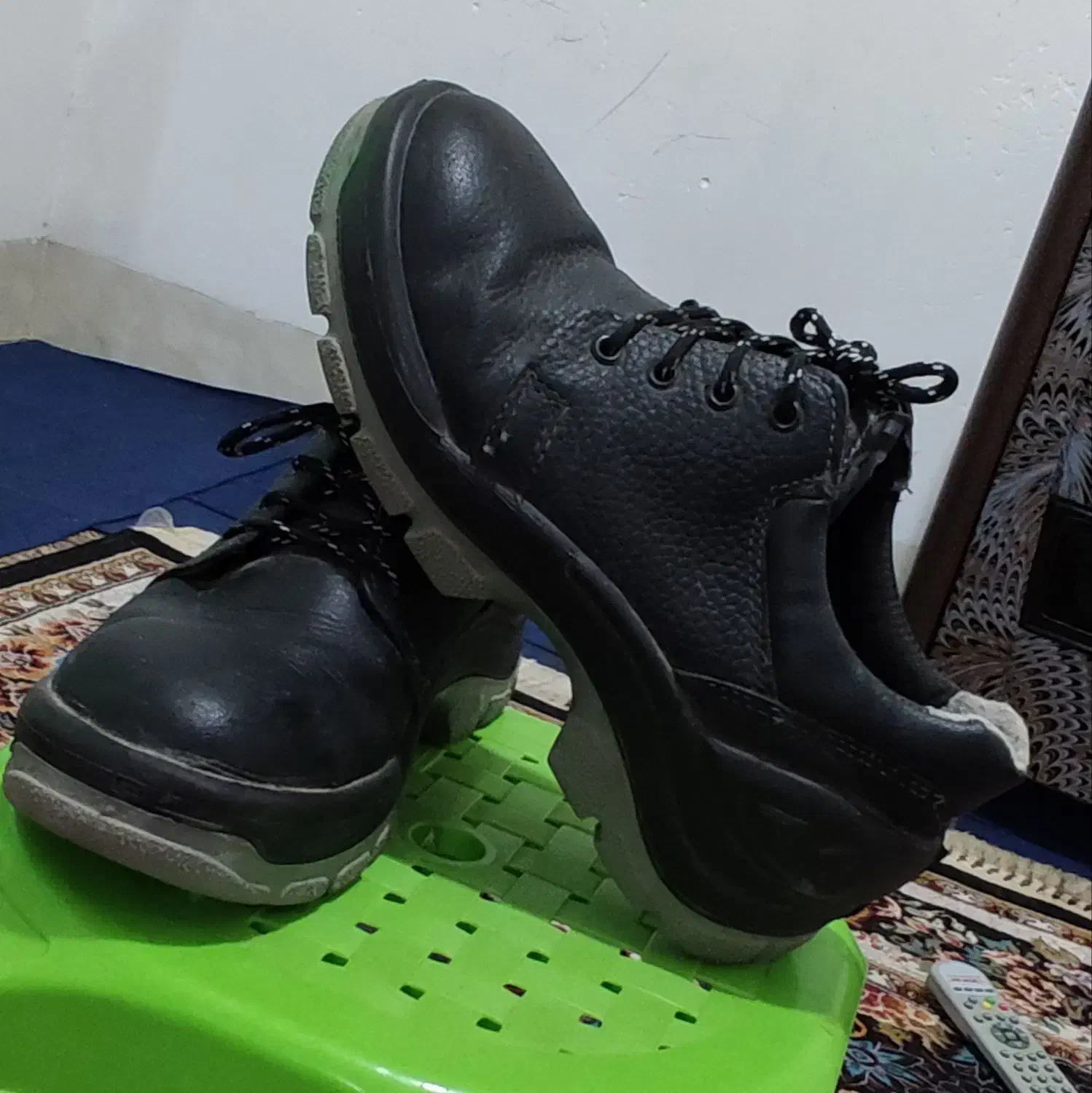 یک جفت. کفش ایمنی سایز۴۱ سالم درحد عالی|کیف، کفش، کمربند|ملایر, |دیوار