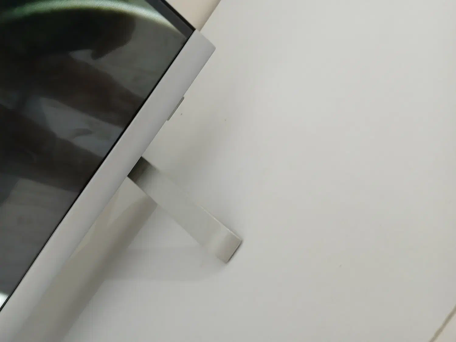 تلویزیون s|تلویزیون و پروژکتور|قرچک, پویینک|دیوار