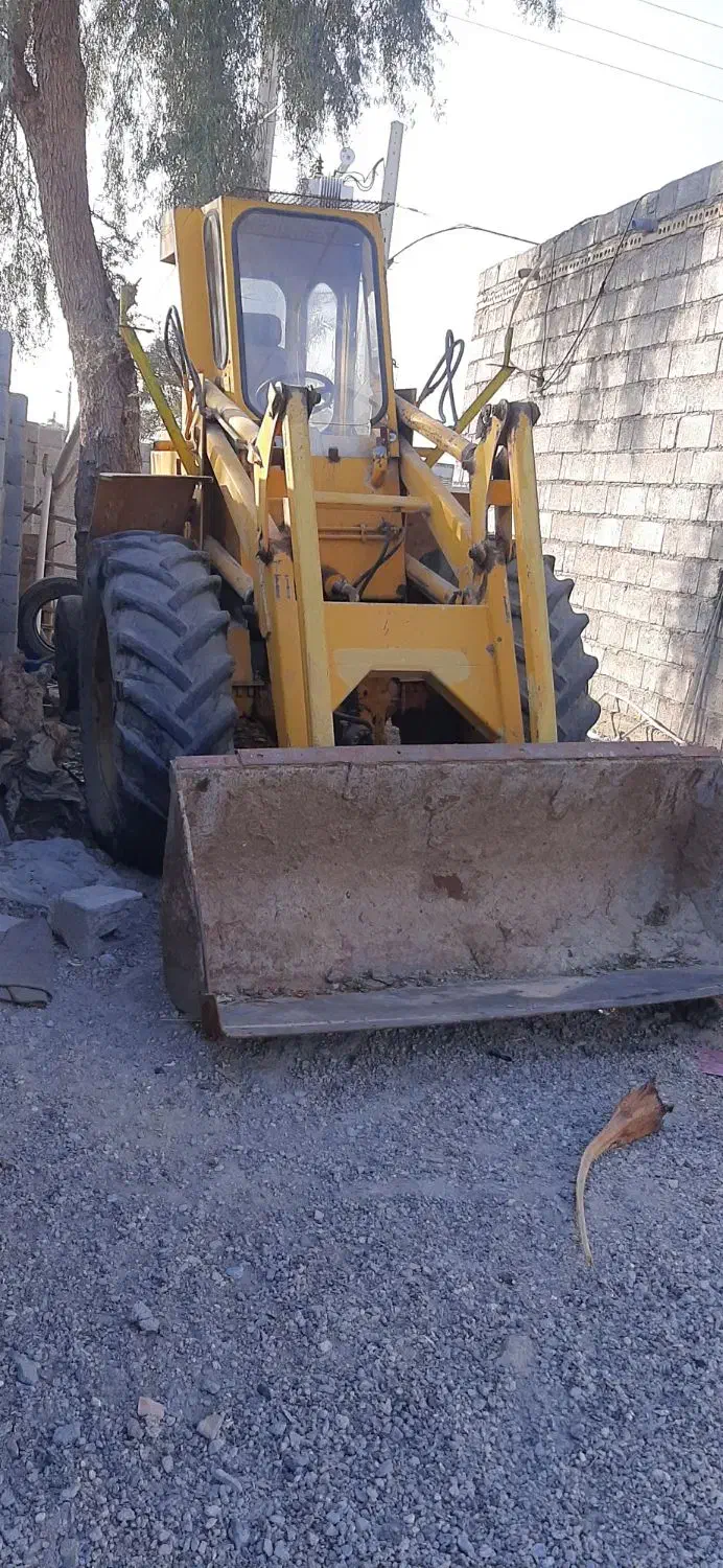 ترا لودر (تراکتور رومانی بیل عقب)|خودرو سنگین|قلعه گنج, |دیوار