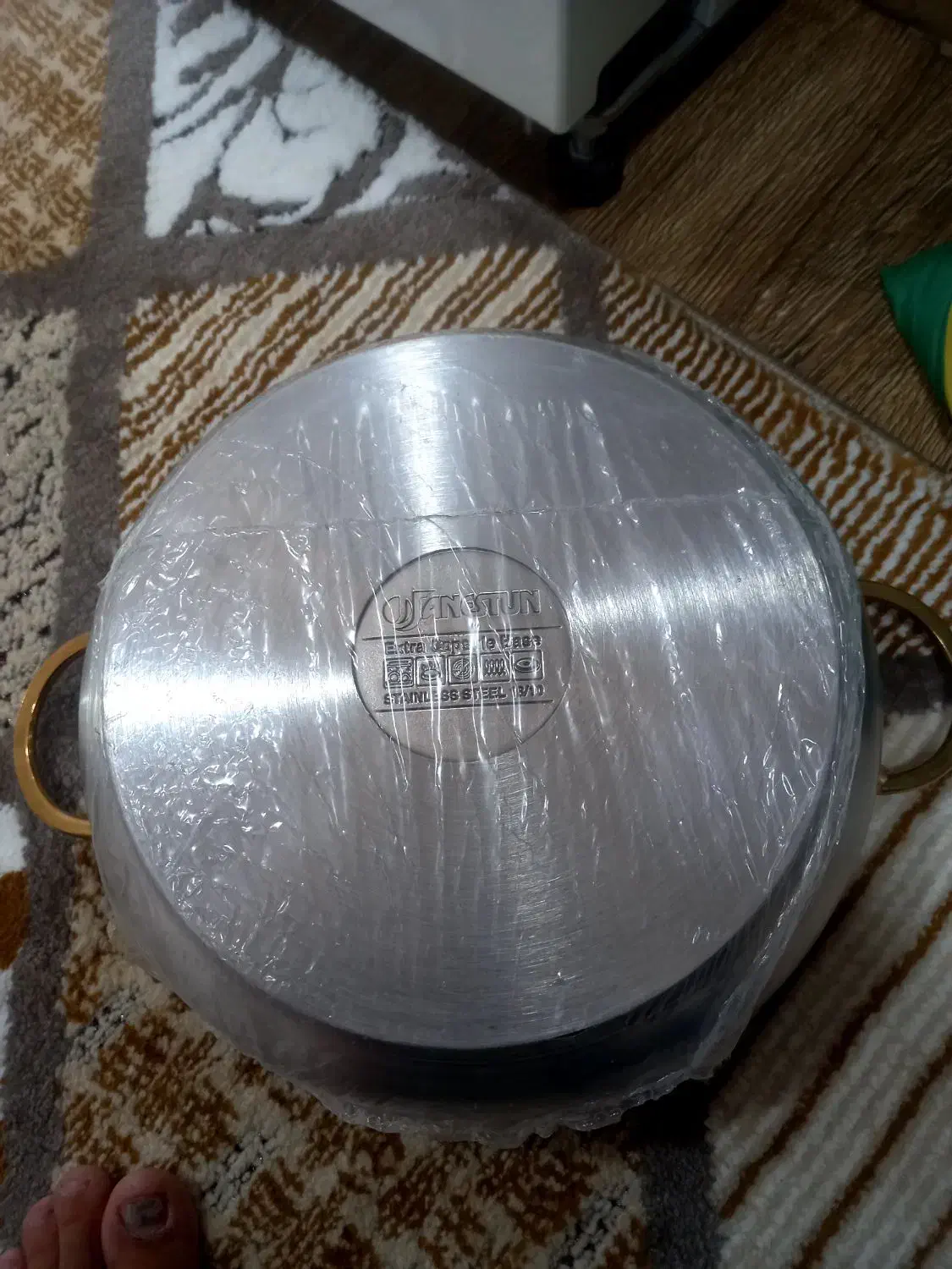 یک عدد قابلمه بزرگ و ماهیتابه استیل کف گرانیت|ظروف پخت‌وپز|جیرفت, |دیوار