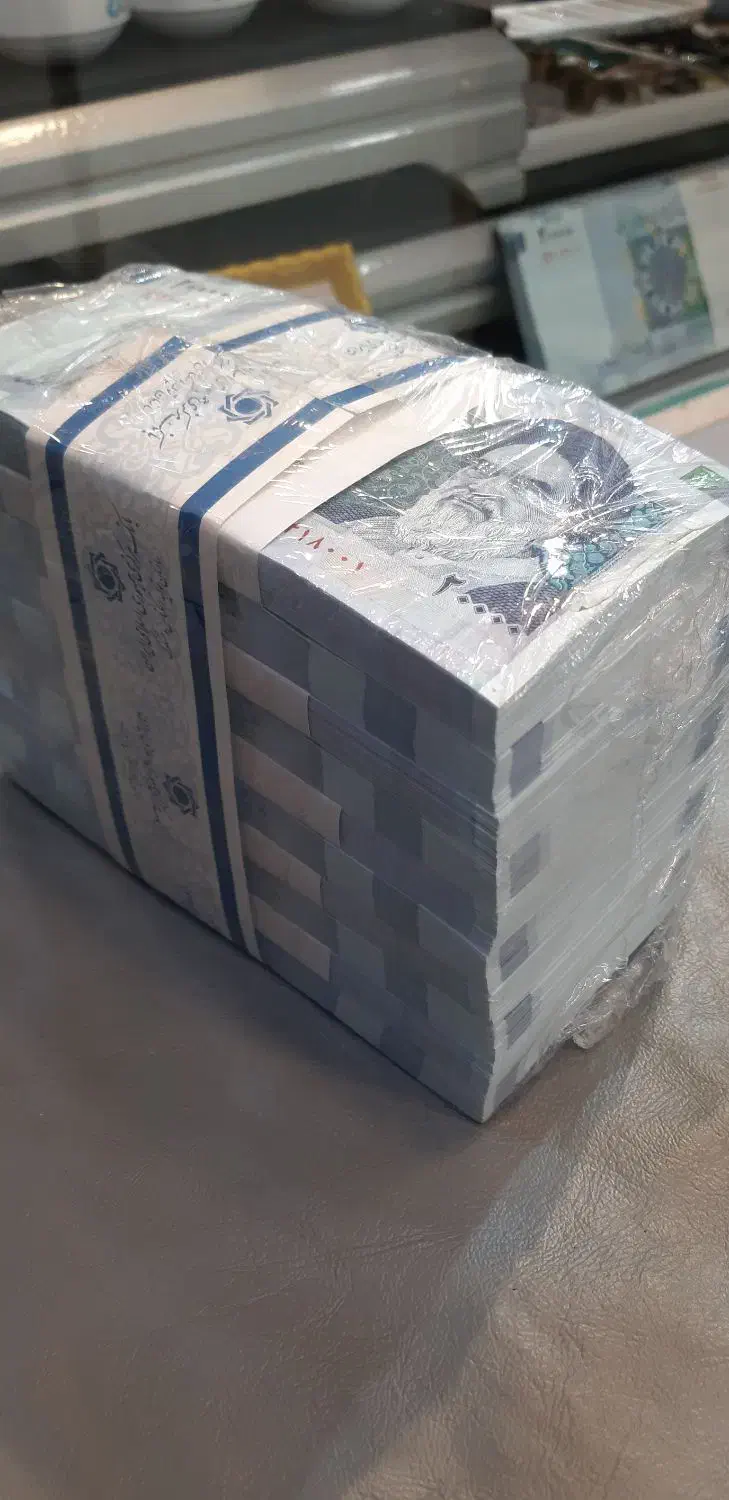 اسکناس نو|کلکسیون سکه، تمبر، اسکناس|پرند, فاز ۰|دیوار