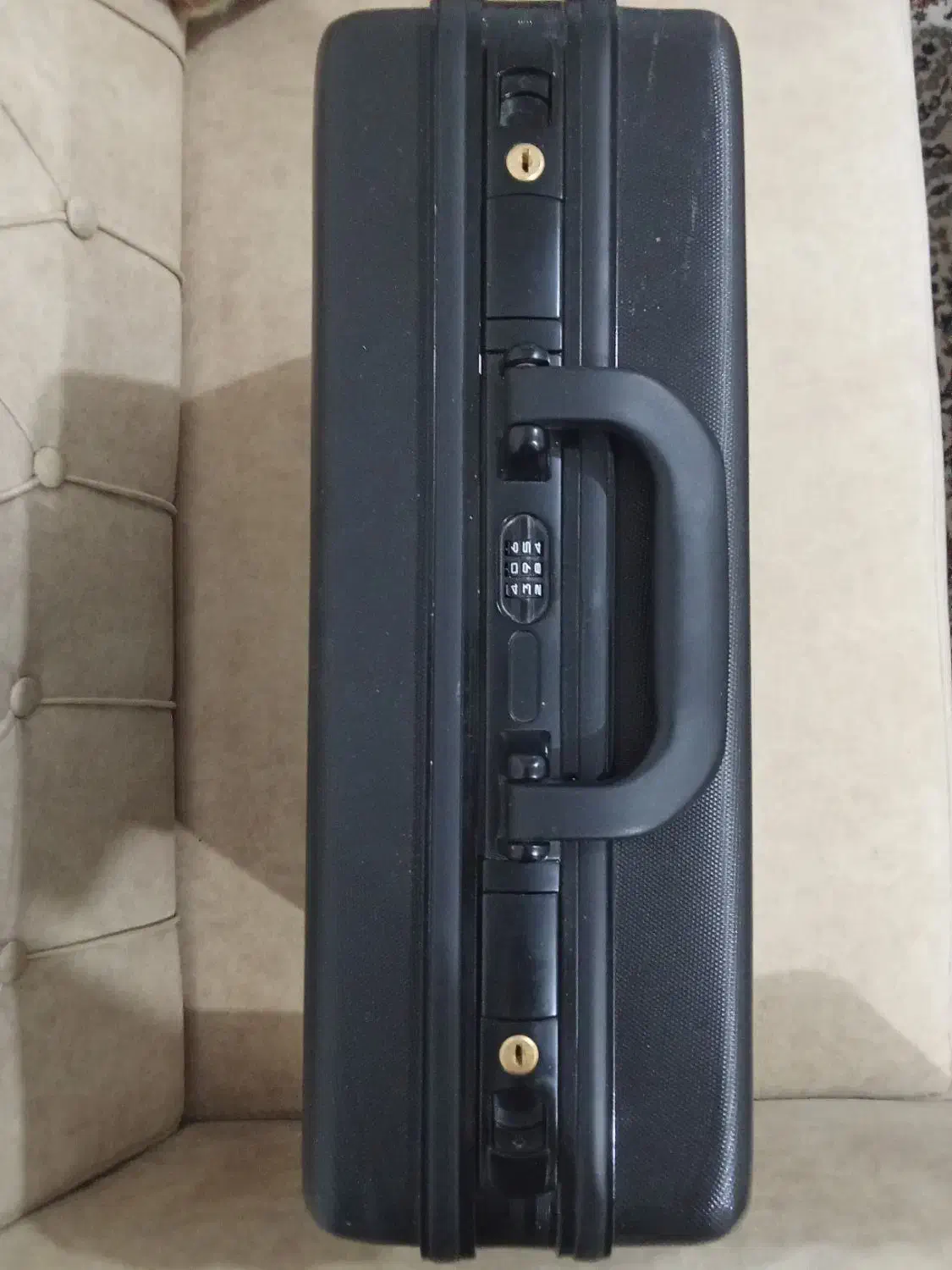 کیف|کیف، کفش، کمربند|ساری, |دیوار