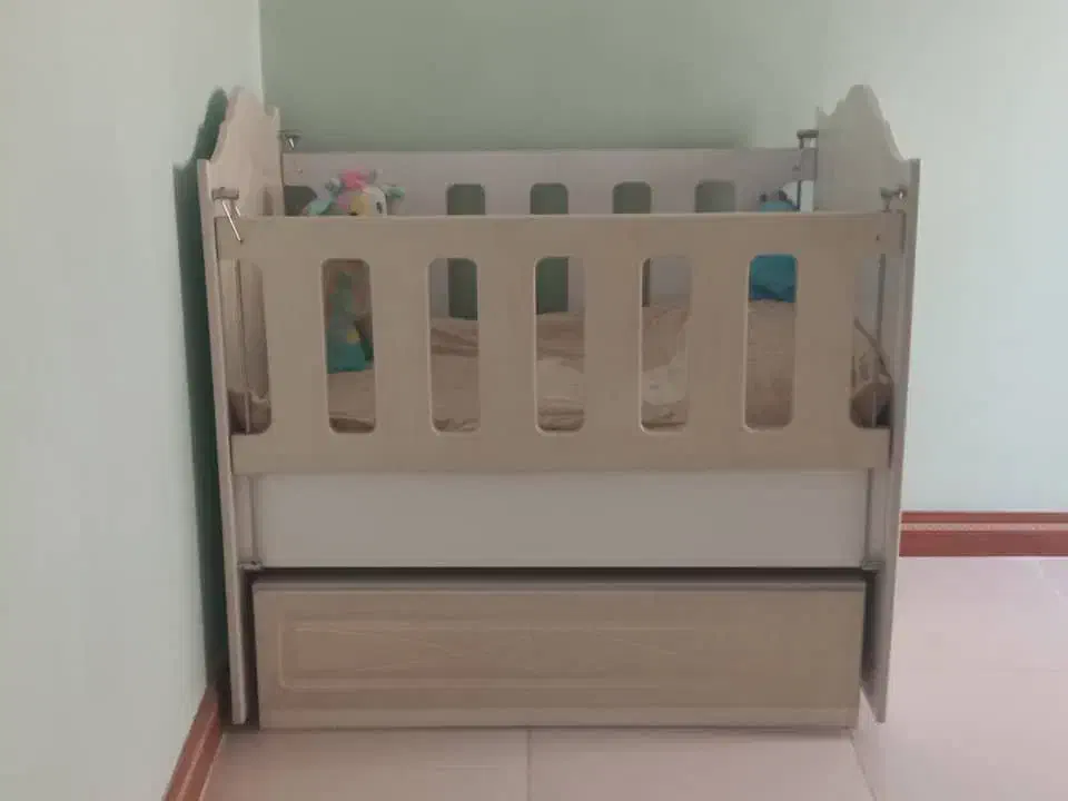 تخت گهواره ای نوزاد|تخت و صندلی بچه|باغستان, |دیوار