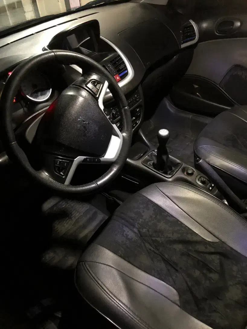 پژو 207پاناراما مشکی|خودرو سواری و وانت|باقرشهر, |دیوار