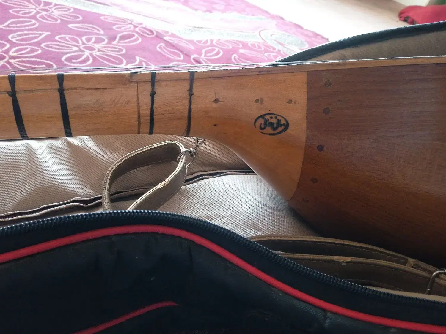 ساز|سازهای سنتی|ملایر, |دیوار