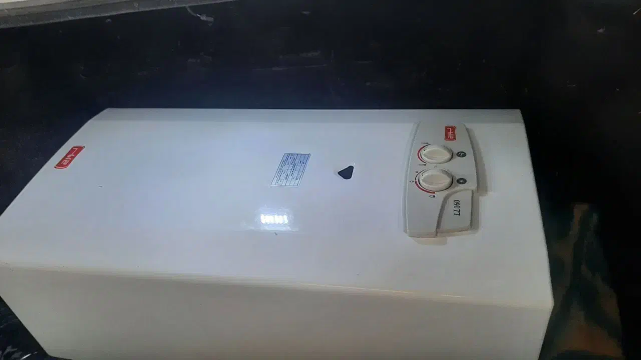 آبگرمکن لورچ گازی بدون مخزن در حد نو|آبگرمکن، پکیج، شوفاژ|اردکان, |دیوار