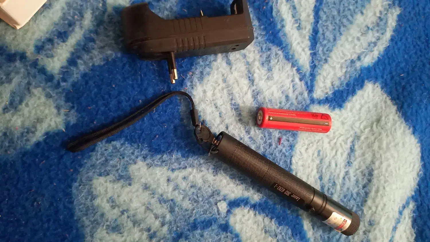 لیزر نور سبز|اسباببازی بچه|چرام, |دیوار