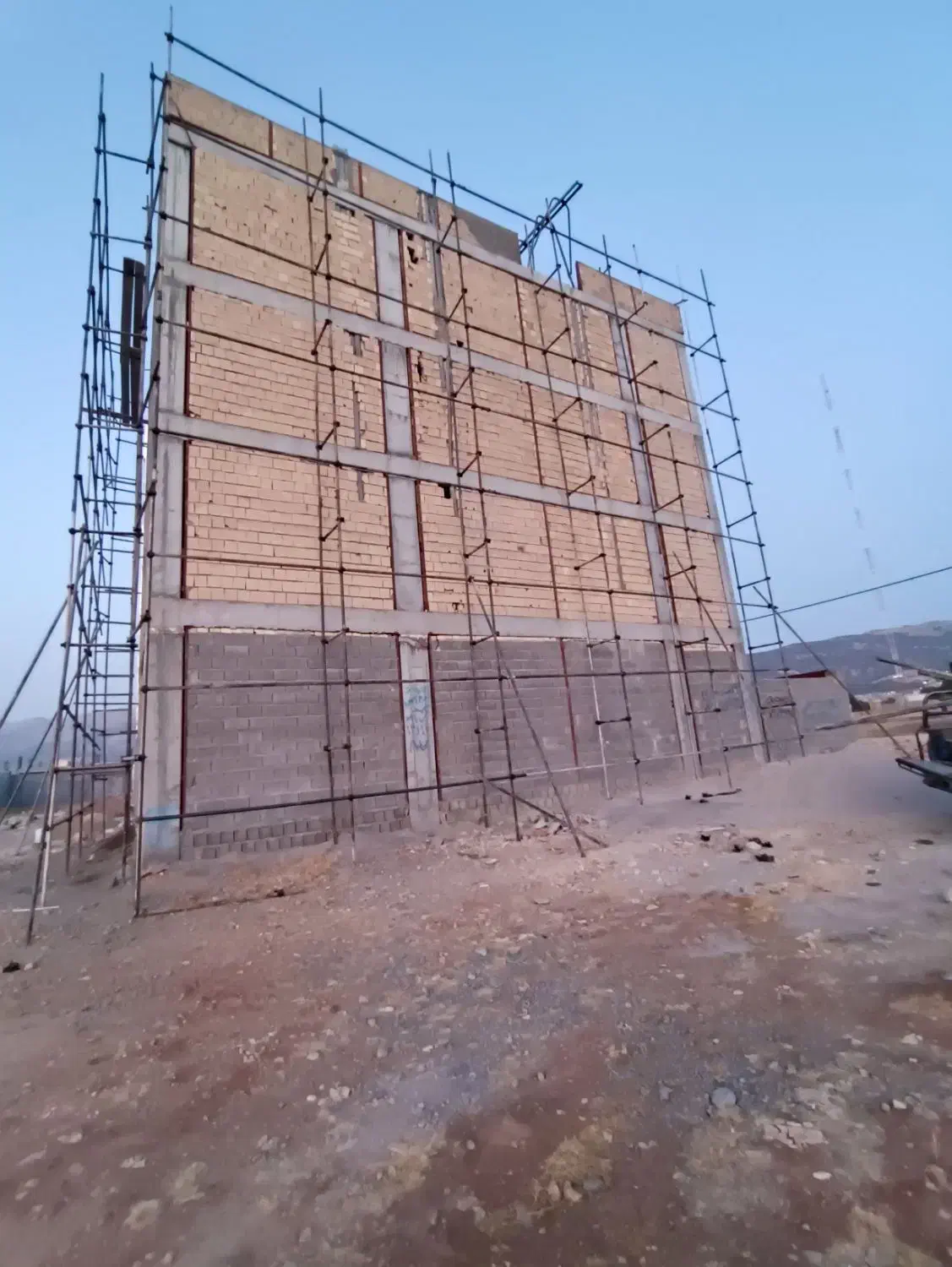 داربست فلزی خادمی|خدمات پیشه و مهارت|سپیدان, |دیوار