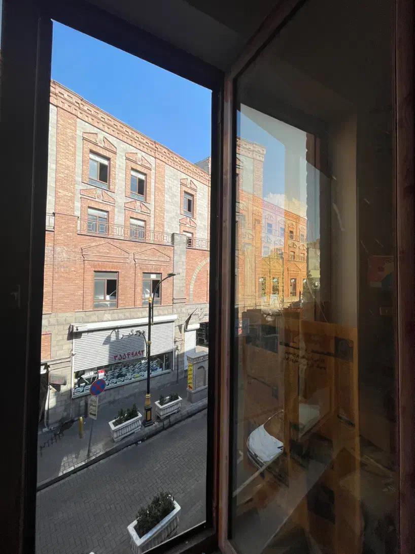 سرقفلی دفتر ۱۳ متری کوچه پاساژ کنار عالی قاپو|فروش دفتر کار، اتاق اداری، مطب|تبریز, |دیوار