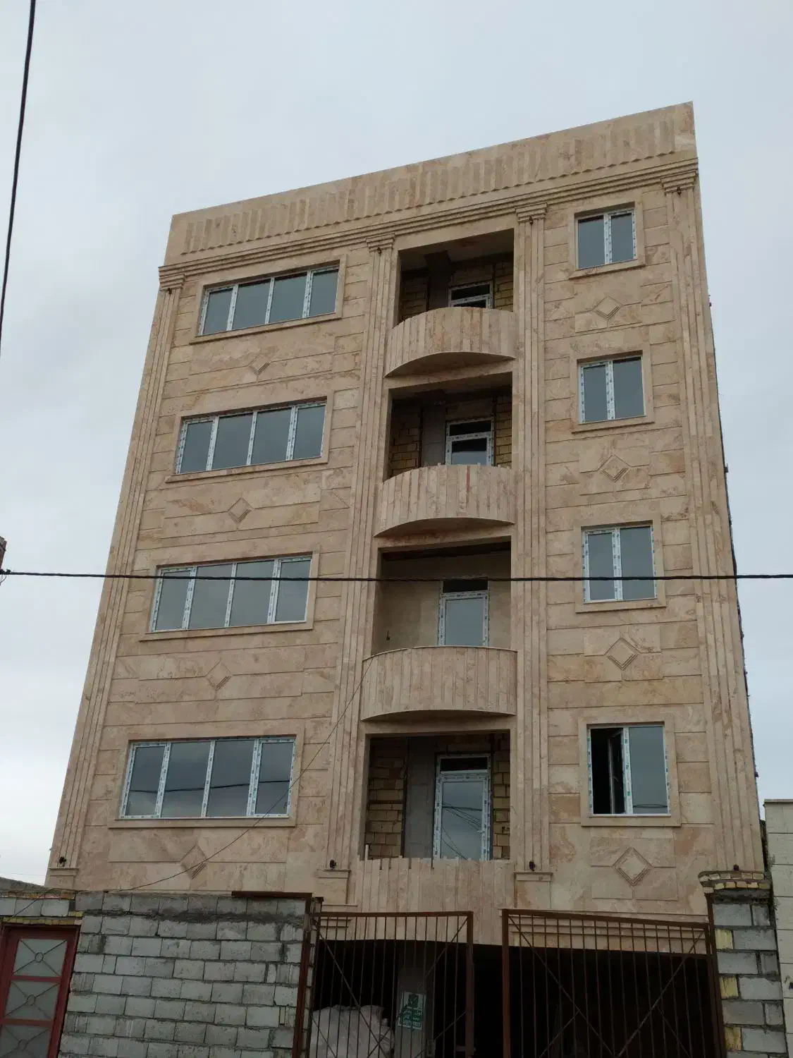 تولیدی درب و پنجره یو پی وی سی و درب ضدسرقت|مصالح و تجهیزات ساختمان|خوی, |دیوار