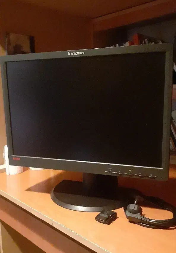 مانیتور 19 lenovo|قطعات و لوازم جانبی رایانه|خرم‌آباد, |دیوار