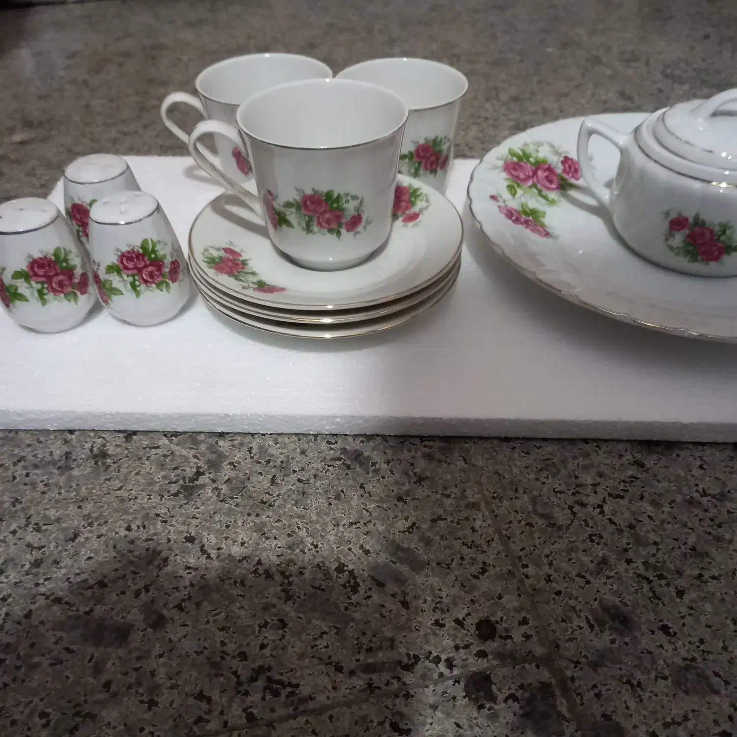 گل سرخی قدیمی اصل|کلکسیون اشیاء عتیقه|ارومیه, |دیوار