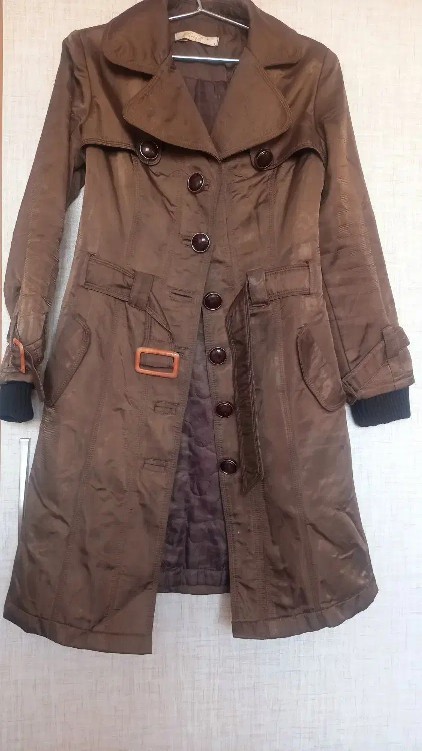 پالتو شیک|لباس|شیراز, اصلاح‌نژاد|دیوار