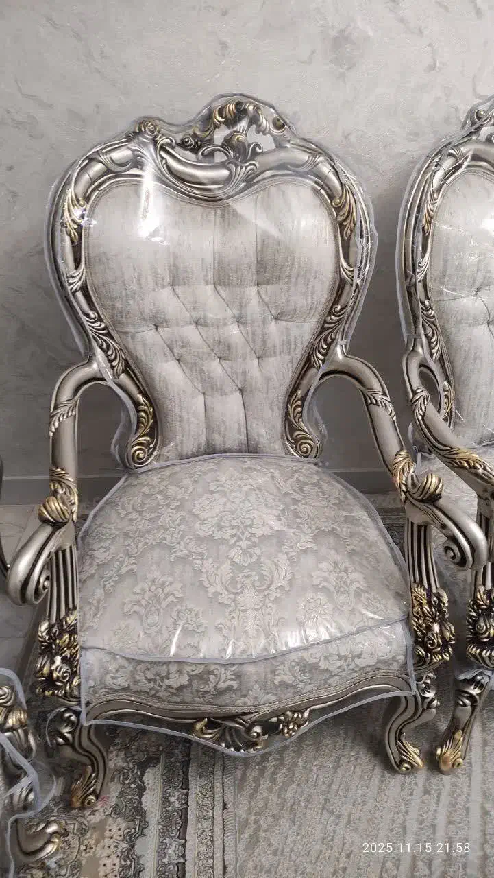 مبلمان سلطنتی تماما چوب گردو خشک|مبلمان خانگی و میز عسلی|اهواز, امانیه|دیوار