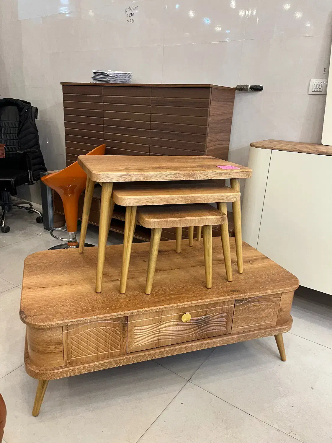 جلومبلی فرامید|مبلمان خانگی و میز عسلی|کاشان, گارزگاه|دیوار