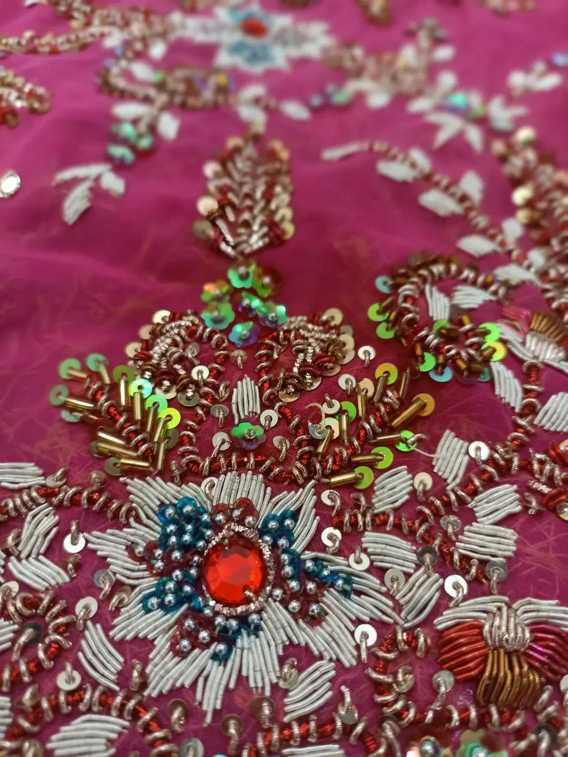ساری هندی  صورتی|لباس|قشم, |دیوار