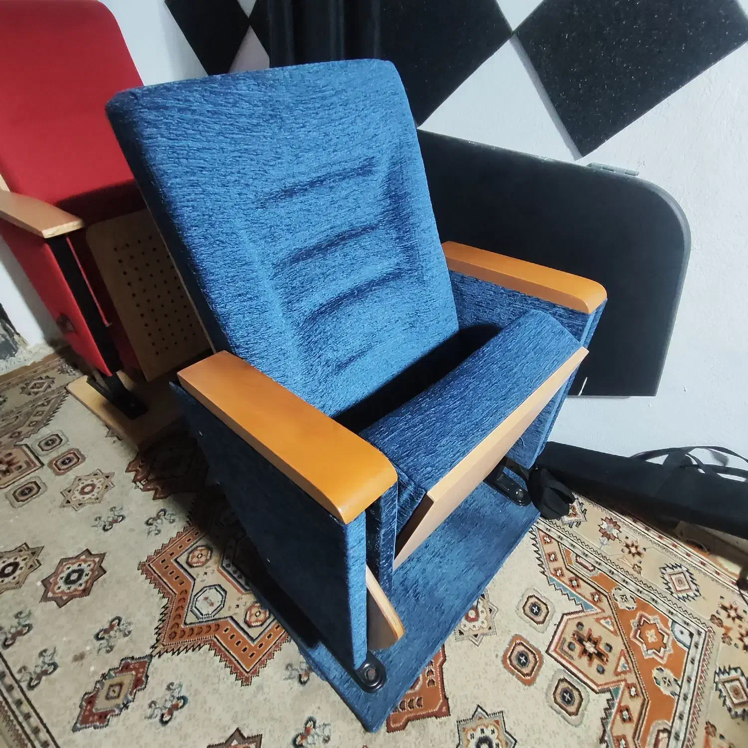 صندلی آمفی تئاتر|صندلی و نیمکت|گرگان, |دیوار