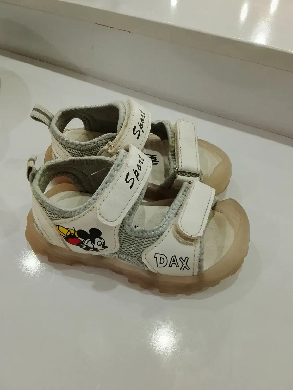 تعدادی کفش و صندل و کالج مجلسی بچگانه|کفش و لباس بچه|هشتگرد, فاز ۱ مهستان|دیوار