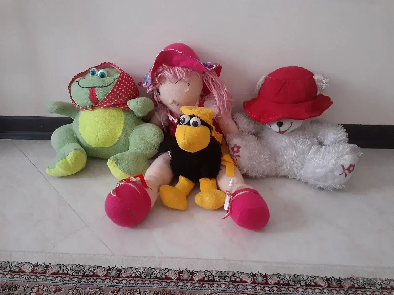 عروسک پشمی|اسباب‌بازی بچه|رودهن, |دیوار