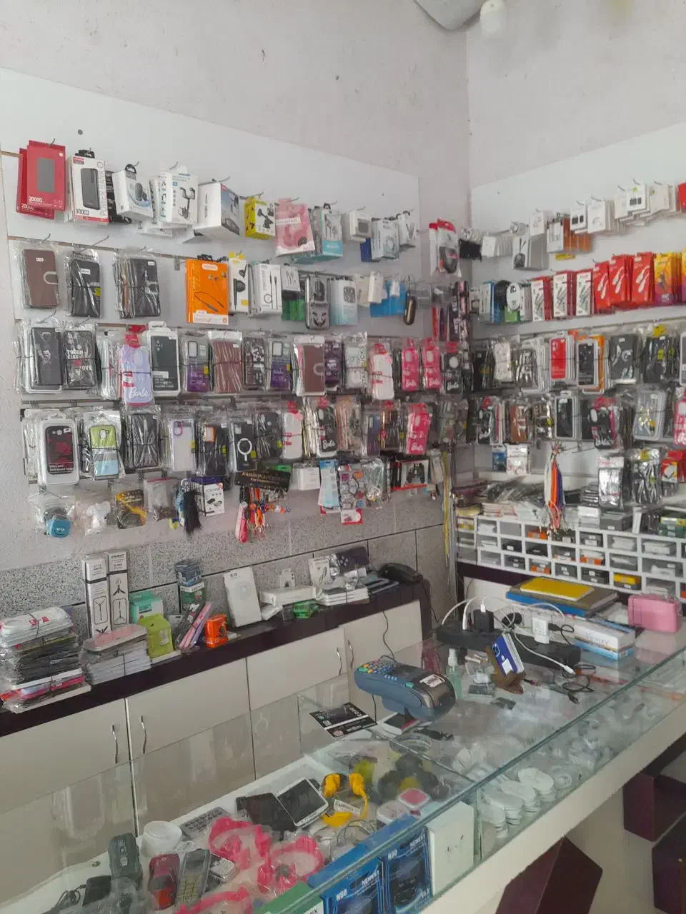 استخدام فروشنده خانم|استخدام خدمات فروشگاه و رستوران|نجفآباد, باغ ملی|دیوار