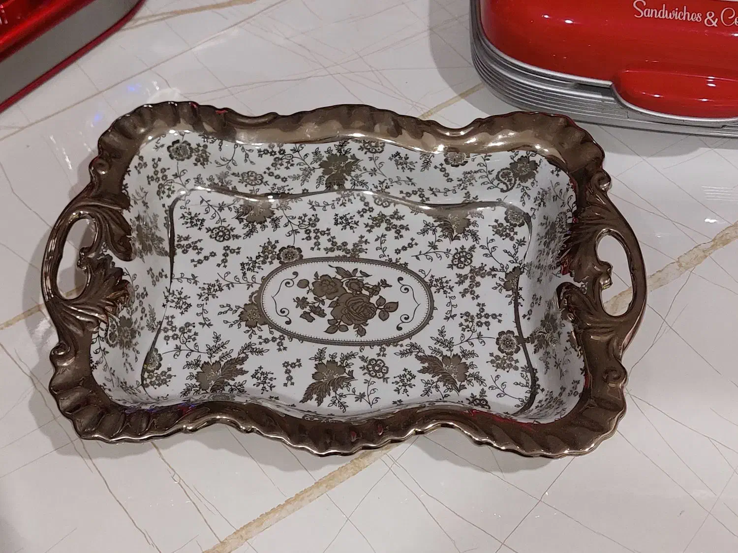 تعدادی ظروف پذیرایی شیک|ظروف سرو و پذیرایی|رشت, گلسار|دیوار