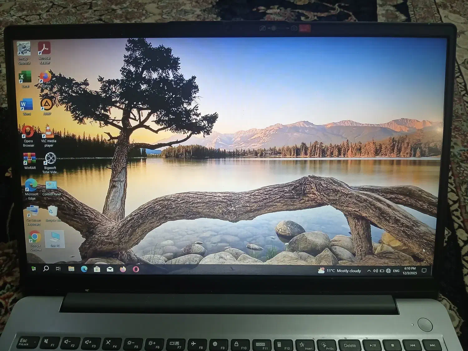 لب تاب|رایانه همراه|قدس, شهر‌قدس|دیوار