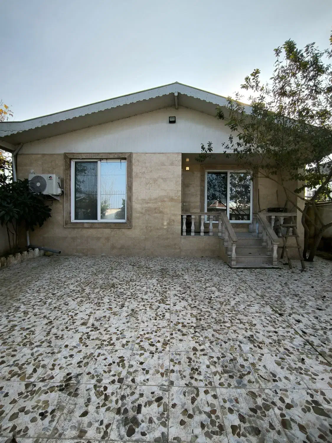 ویلا شهری 180متر در خشکبیجار/آناملک/کد825|فروش خانه و ویلا|رشت, گلباغ نماز|دیوار