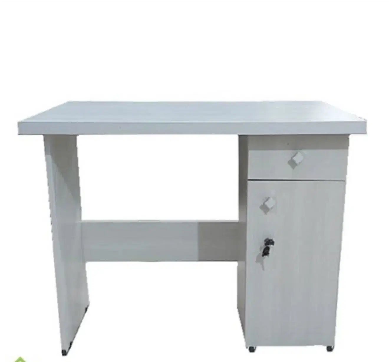 میز تحریر و کامپیوتر سفید|میز تحریر و کامپیوتر|جیرفت, |دیوار