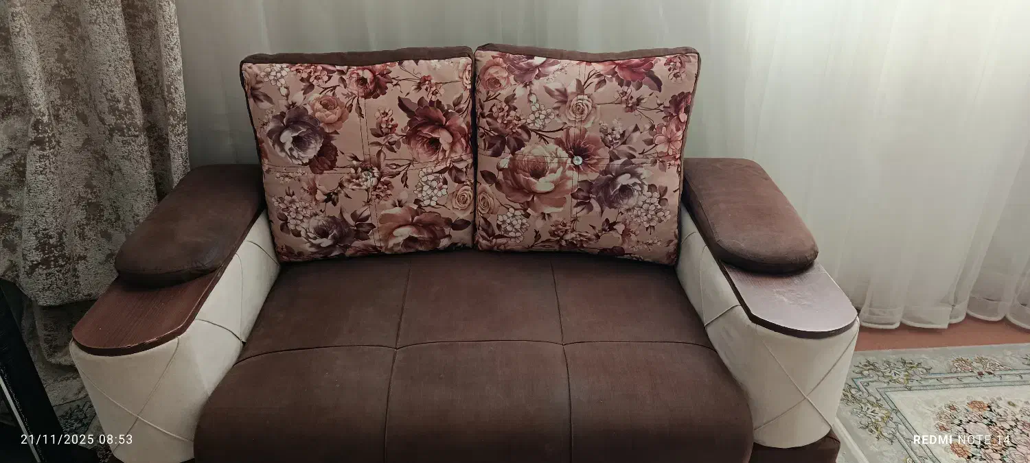 مبل هفت نفره تمیز و سالم|مبلمان خانگی و میز عسلی|شاهرود, |دیوار