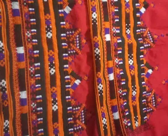 سوزن دوزم|لباس|چابهار, |دیوار