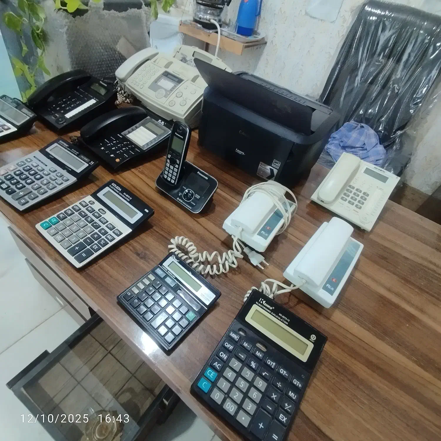 تعدادی تلفن .فاکس.ماشین حساب. رول ایتیم|تلفن رومیزی|مشهد, شهید احمدی روشن|دیوار