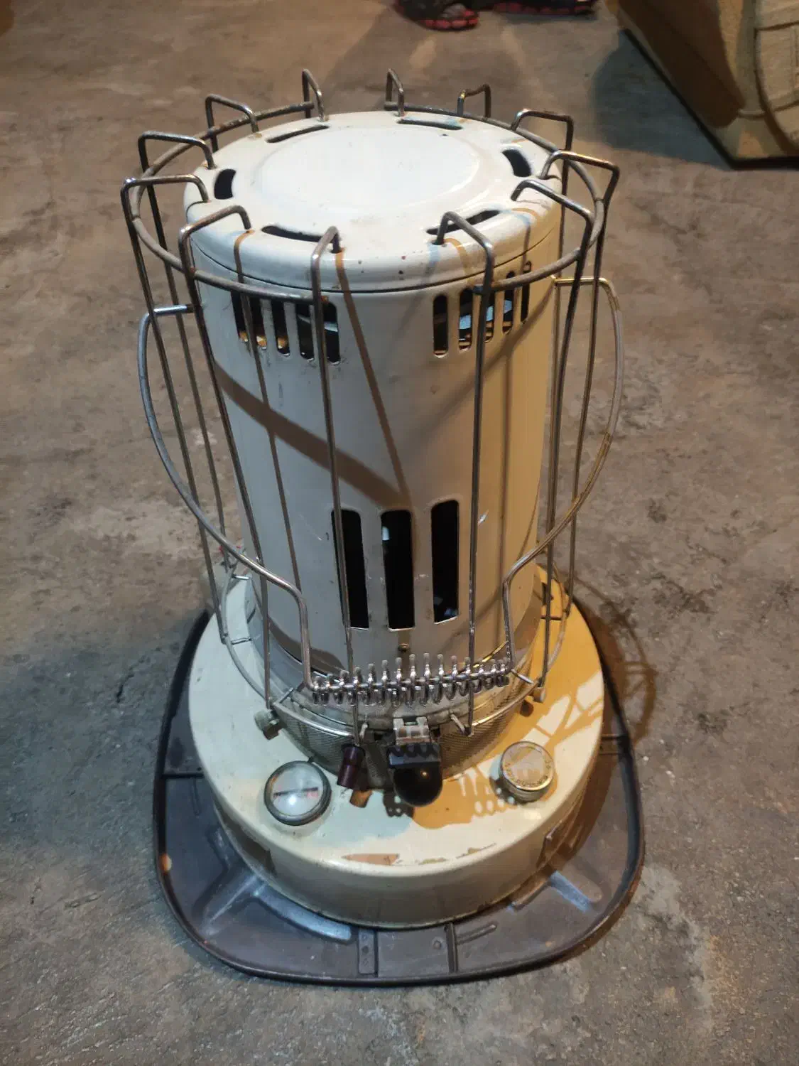 ۴ عددچراغ نفتی قدیمی نو آکبند|کلکسیون اشیاء عتیقه|شهرکرد, |دیوار