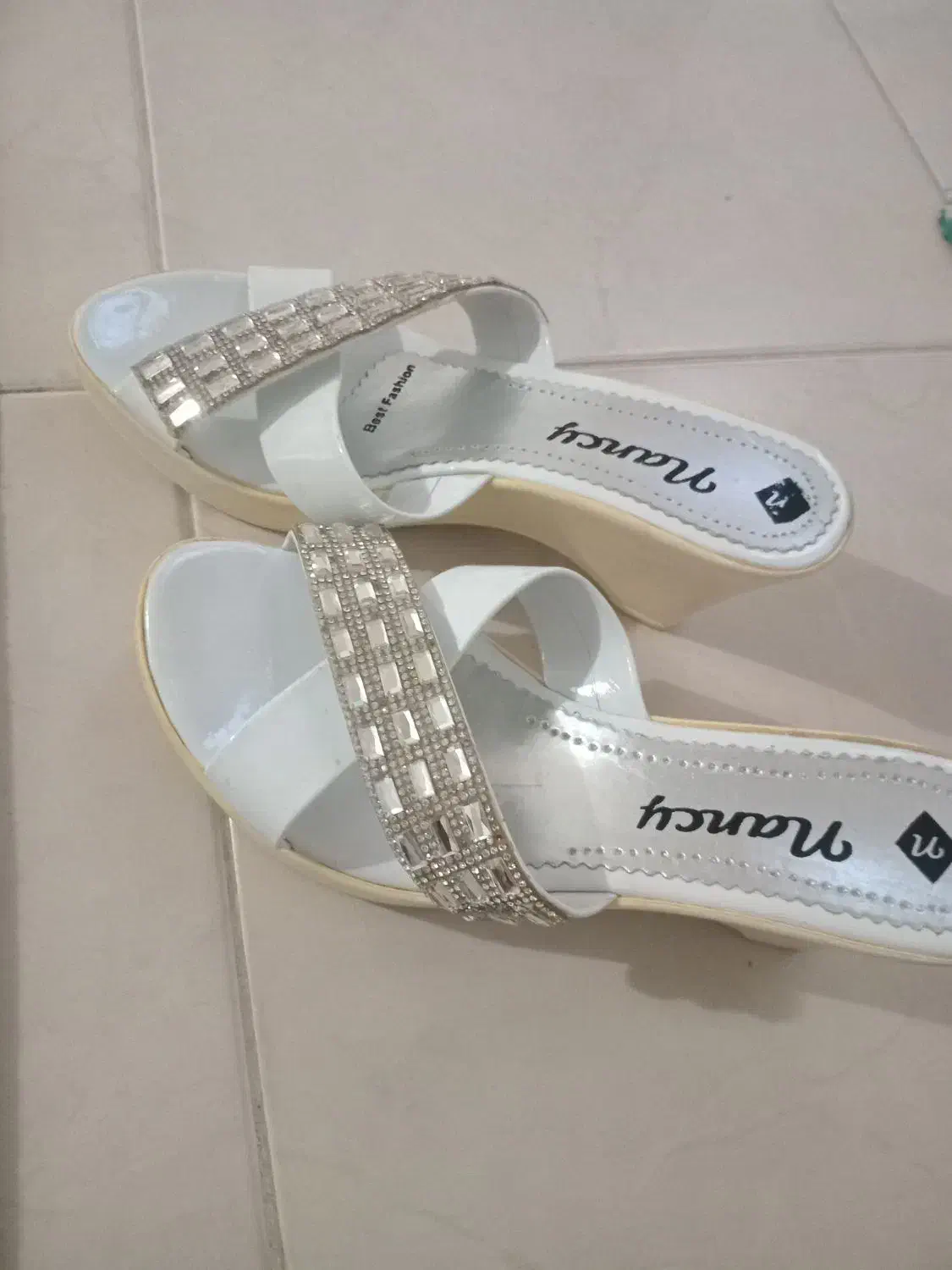 صندل مجلسی|کیف، کفش، کمربند|کاشان, پشت شهربانی|دیوار