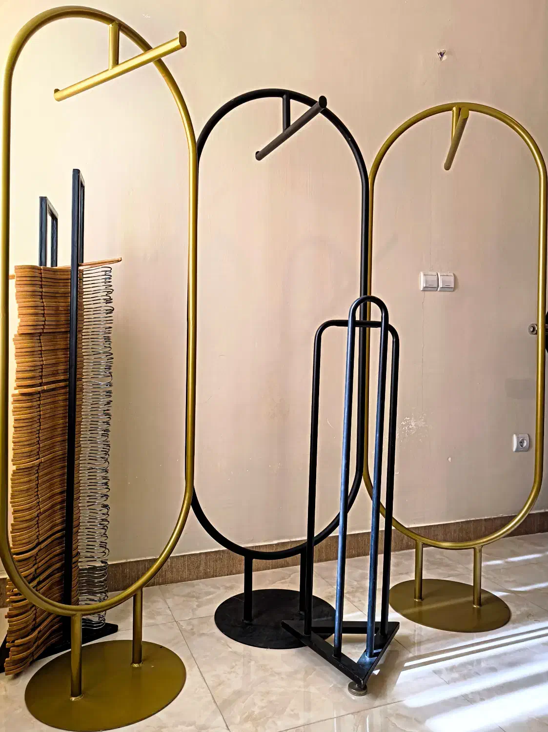 رگالبیضی10عدد، تابویترینی1، چوبکار110 ،جاچوبکار2|فروشگاه و مغازه|بابلسر, |دیوار