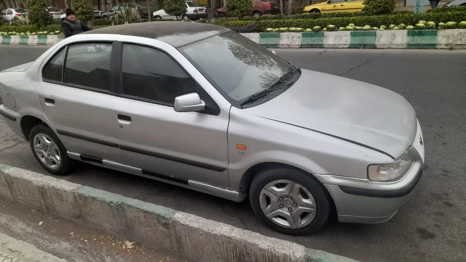 سمند مدل ۸۳ دورنگ سقف به علت آفتاب سوختگی کاورشده،|خودرو سواری و وانت|پیشوا, |دیوار