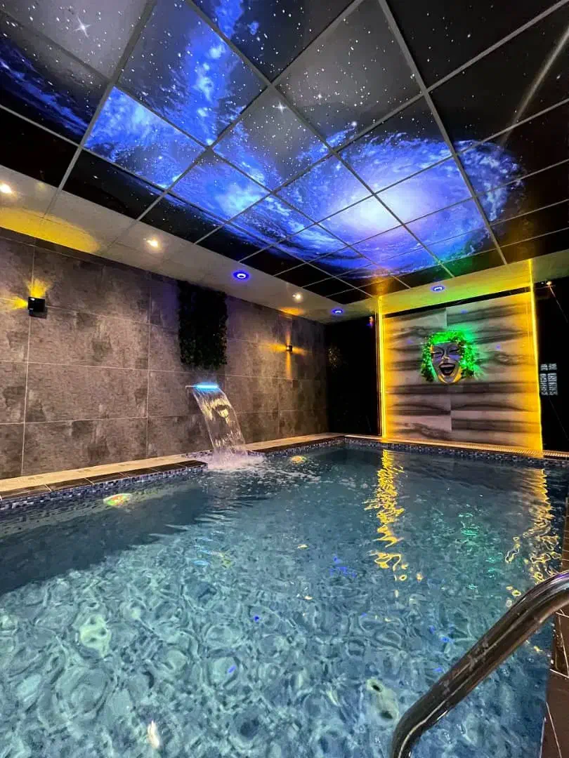 ویلا استخردار خاص و تمیز|اجارهٔ کوتاه‌مدت ویلا و باغ|بندر انزلی, بشمن|دیوار