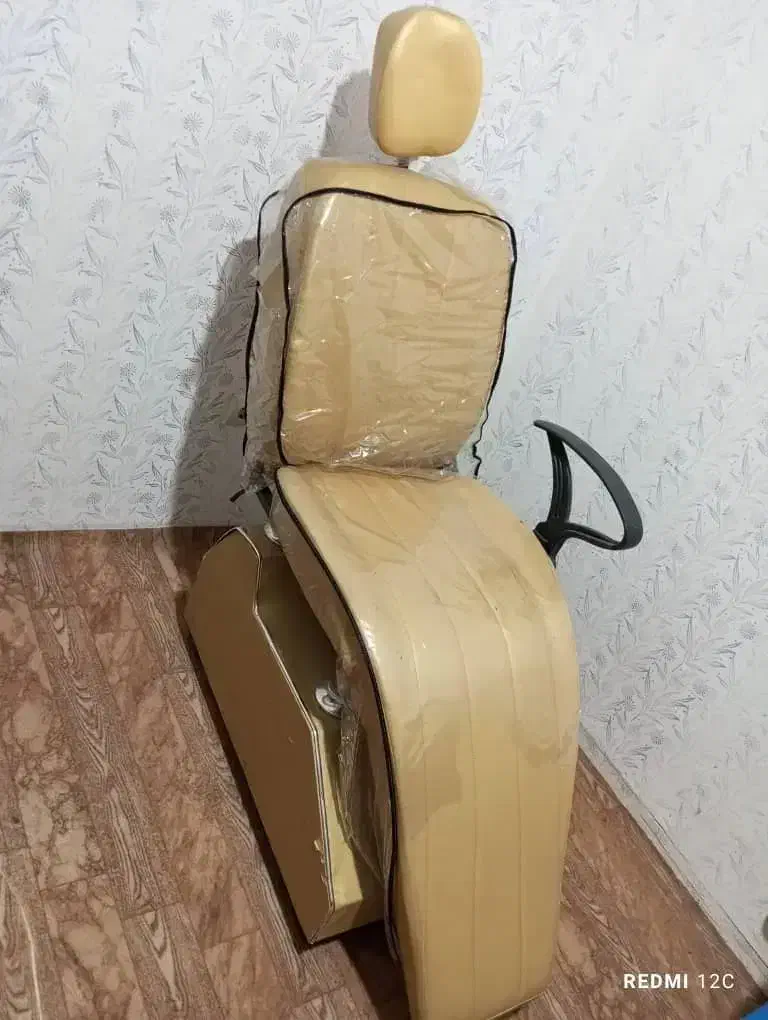 صندلی اصلاح|آرایشگاه و سالن‌های زیبایی|مبارکه, |دیوار