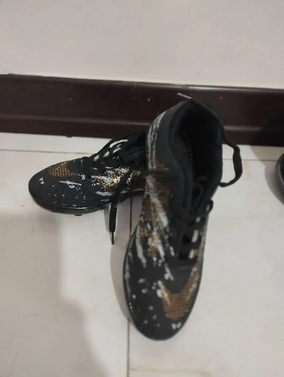 استوک مخصوص چمن و‌چمن مصنوعی|کیف، کفش، کمربند|بومهن, |دیوار