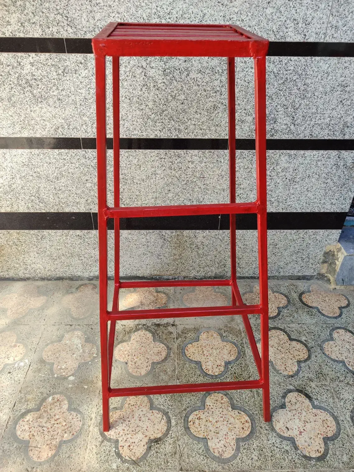 چهار پایه|صندلی و نیمکت|شوشتر, |دیوار