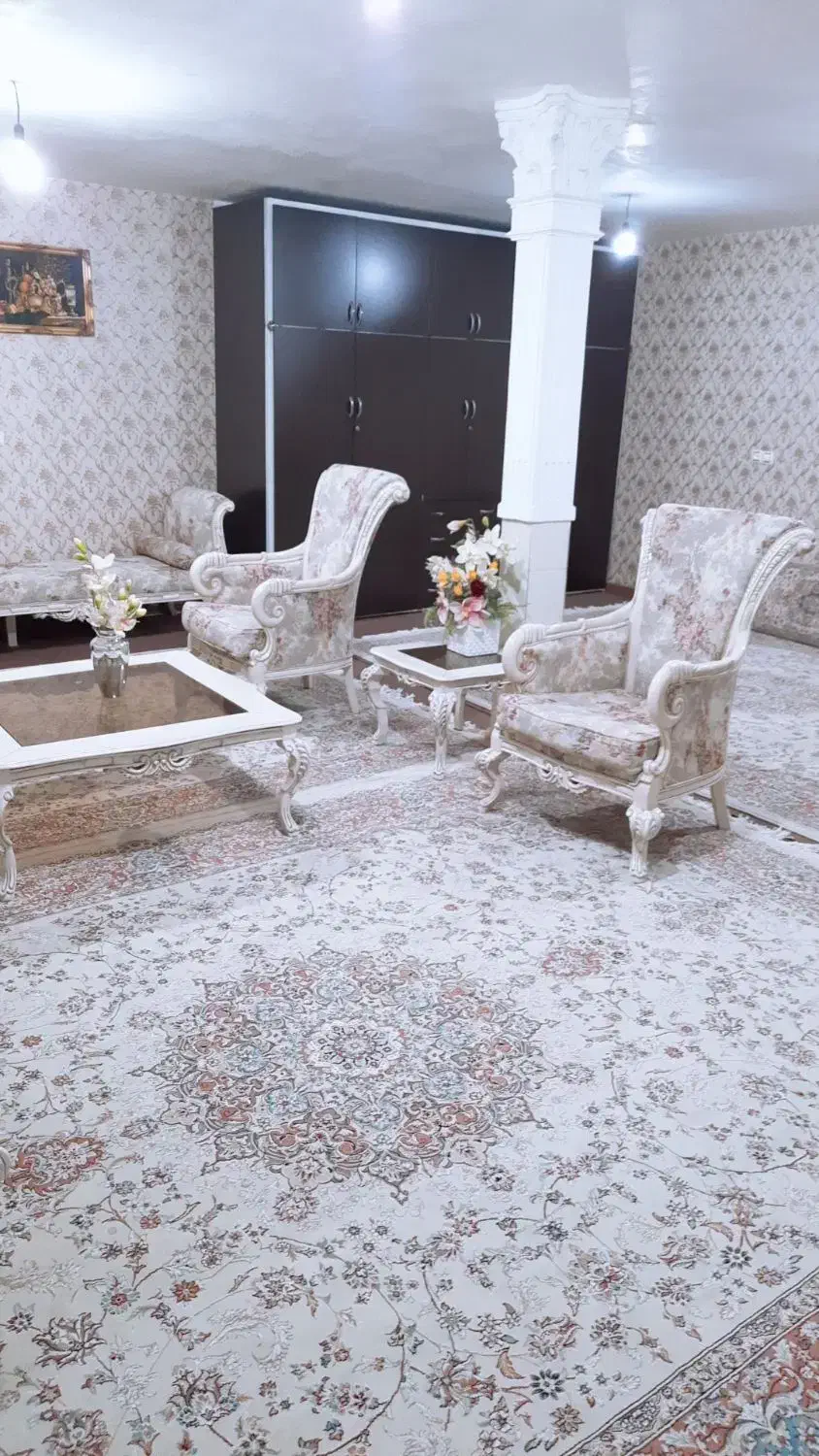 مبل و میز غذا خوری سلطنتی|مبلمان خانگی و میز عسلی|فامنین, |دیوار