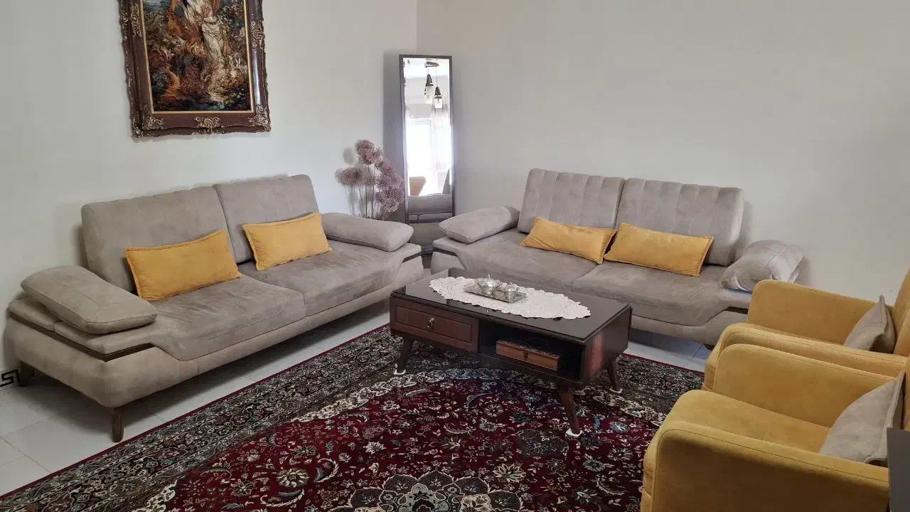 مبل ۸ نفره بسیار تمیز|مبلمان خانگی و میز عسلی|هشتگرد, فاز ۷ مهستان|دیوار