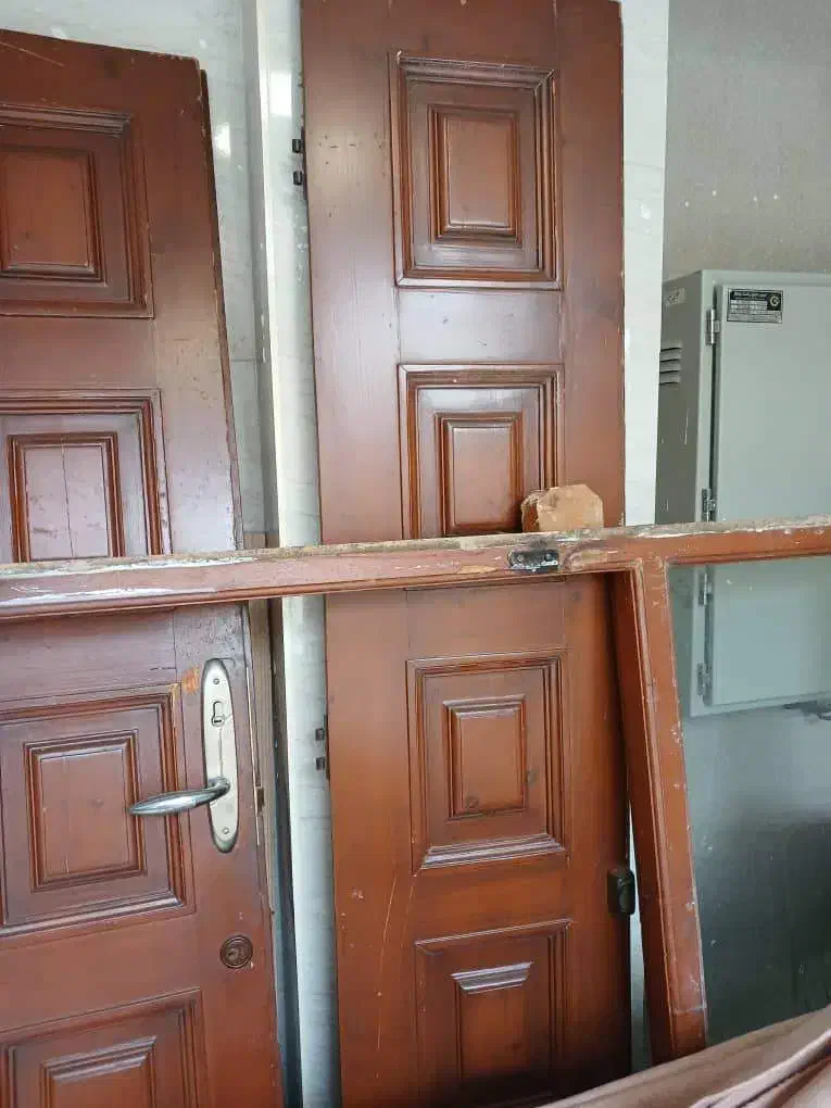 درب چوبی ورودی خانه|مصالح و تجهیزات ساختمان|رشت, سعدی (تختی)|دیوار