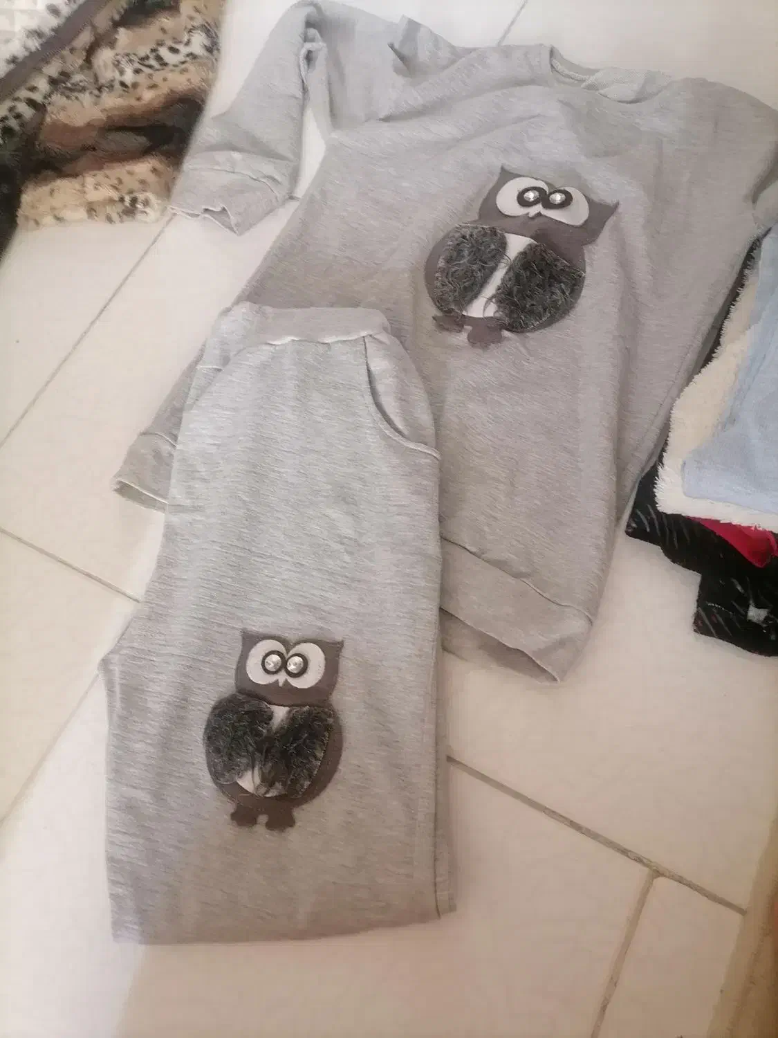 تعدادی لباس تمیز و سالم|لباس|ساری, |دیوار