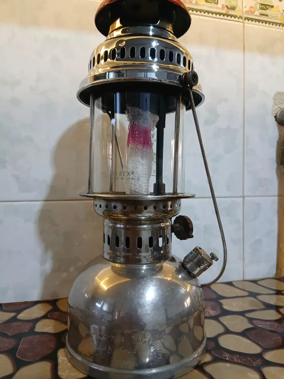 چراغ زنبوری کولمکس اصل کانادا|کلکسیون اشیاء عتیقه|خمینی‌شهر, |دیوار