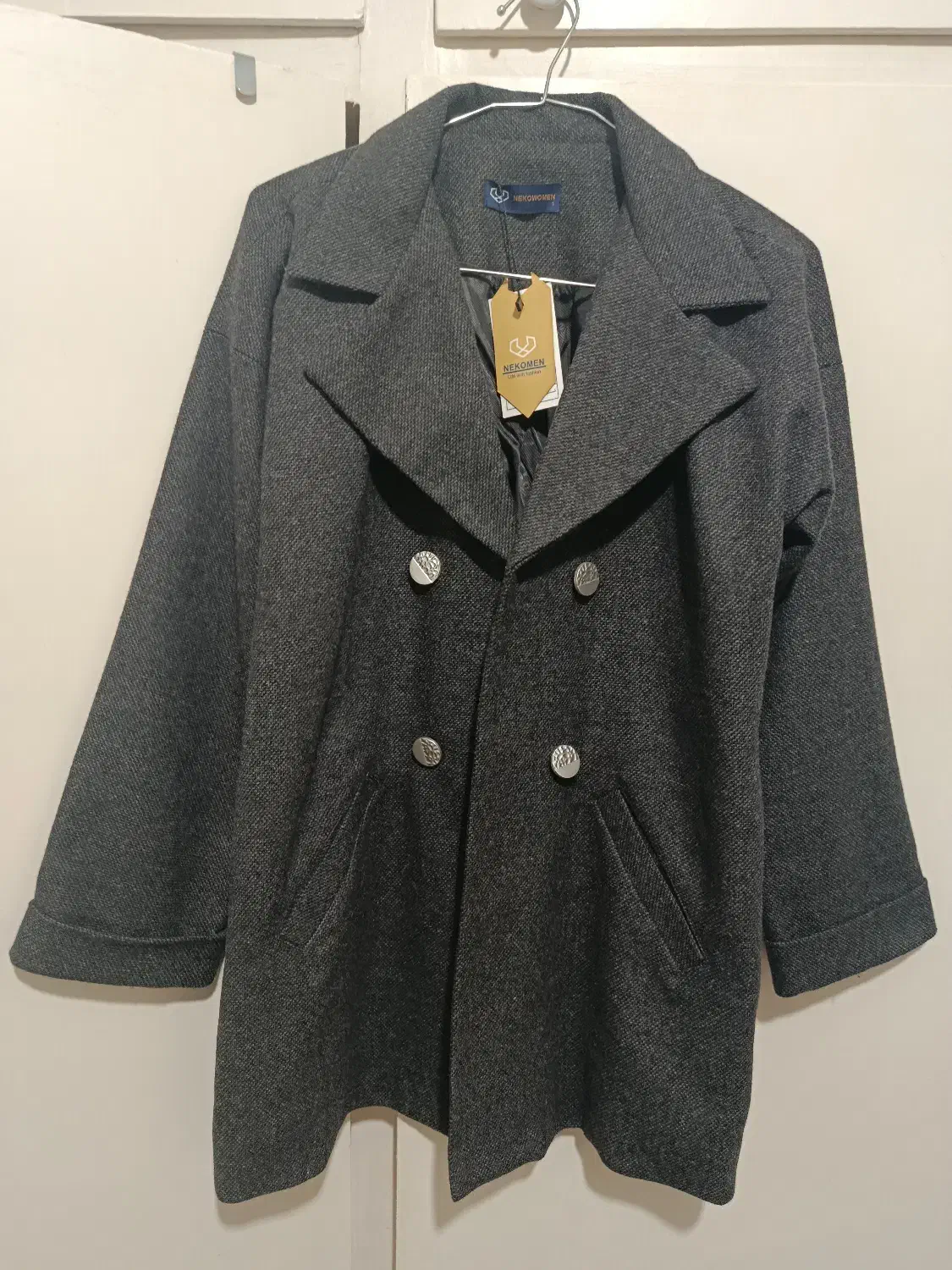 پالتو کوتاه|لباس|شاهینشهر, خبرنگار|دیوار