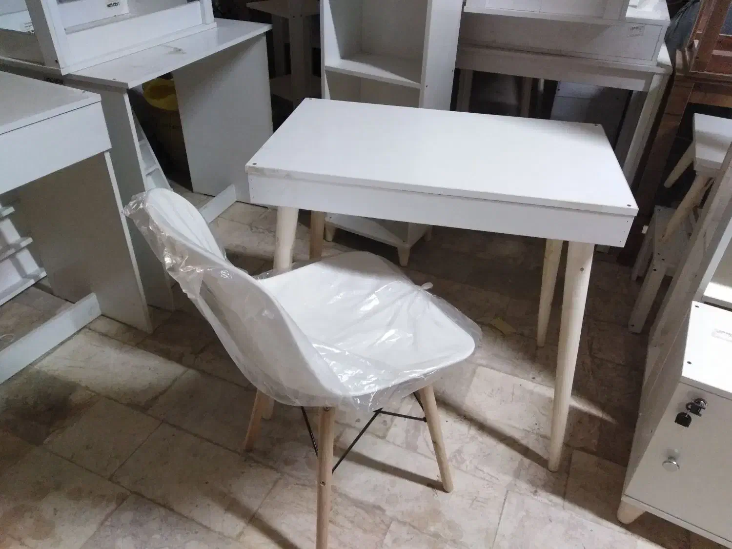 میز تحریر در مدلهای مختلف (آک)|میز تحریر و کامپیوتر|مشهد, خواجه ربیع|دیوار