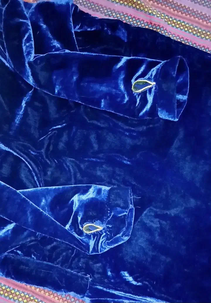 لباس|لباس|لردگان, |دیوار